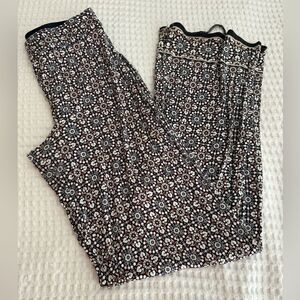 Max Edition Navy and White Knit pants